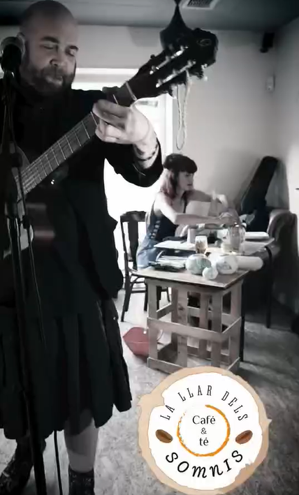 Sesión de Micro Abierto en La Llar!!